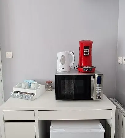 Rum i privatbostad Le Pavachon Entree Independante Piscine Familiale Chauffee, 4 Min Du Puy Du Fou *