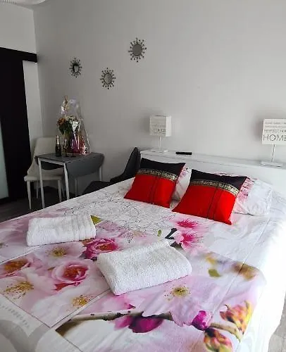 Le Pavachon Entree Independante Piscine Familiale Chauffee, 4 Min Du Puy Du Fou 民宿 *