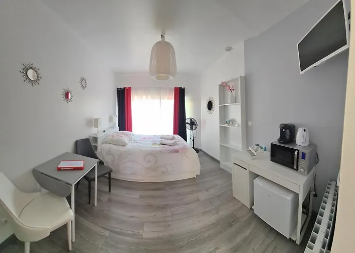 Le Pavachon Entree Independante Piscine Familiale Chauffee, 4 Min Du Puy Du Fou * Les Épesses