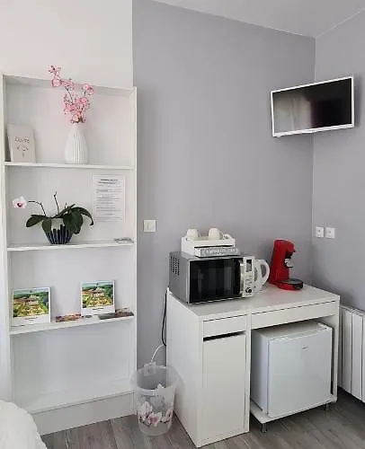 홈스테이 Le Pavachon Entree Independante Piscine Familiale Chauffee, 4 Min Du Puy Du Fou