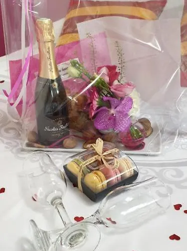 홈스테이 Le Pavachon Entree Independante Piscine Familiale Chauffee, 4 Min Du Puy Du Fou