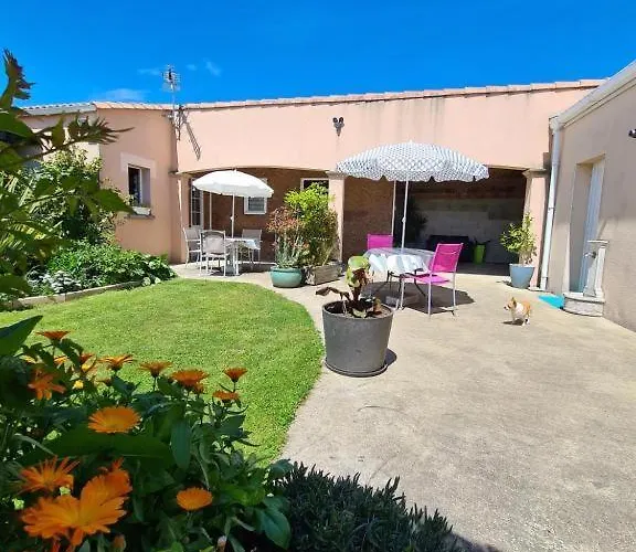 Le Pavachon Entree Independante Piscine Familiale Chauffee, 4 Min Du Puy Du Fou 民宿