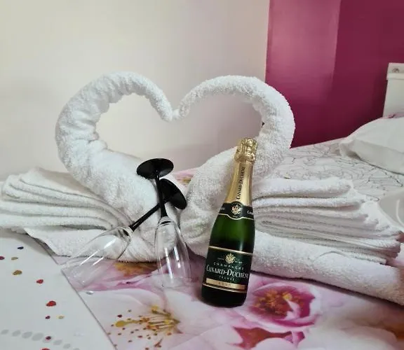 Le Pavachon Entree Independante Piscine Familiale Chauffee, 4 Min Du Puy Du Fou Les Épesses