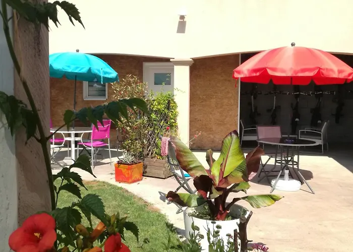 民宿 Le Pavachon Entree Independante Piscine Familiale Chauffee, 4 Min Du Puy Du Fou *